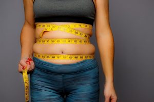 داشتن وزن بالا یکی از عوامل ابتلا به فیبروم رحم است.